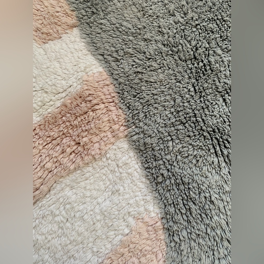 Owl Shaped Bath Rug - Gray and Pink - Picture 3 of 6